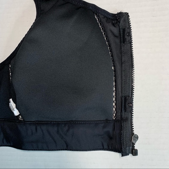 Small Fabletics black high impact sports bra - Picture 6 of 14